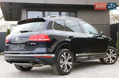 Позашляховик / Кросовер Volkswagen Touareg 2016 в 