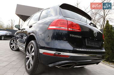 Позашляховик / Кросовер Volkswagen Touareg 2016 в 
