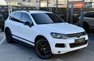 Позашляховик / Кросовер Volkswagen Touareg 2013 в 