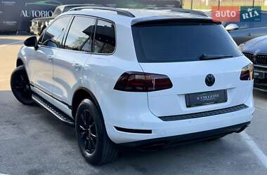 Позашляховик / Кросовер Volkswagen Touareg 2013 в 