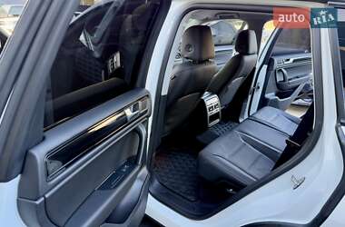 Позашляховик / Кросовер Volkswagen Touareg 2013 в 