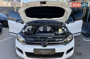 Позашляховик / Кросовер Volkswagen Touareg 2013 в 