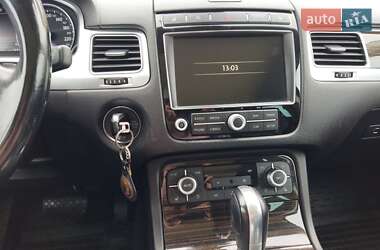Внедорожник / Кроссовер Volkswagen Touareg 2014 в 