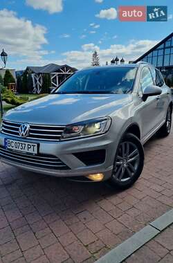 Внедорожник / Кроссовер Volkswagen Touareg 2016 в 
