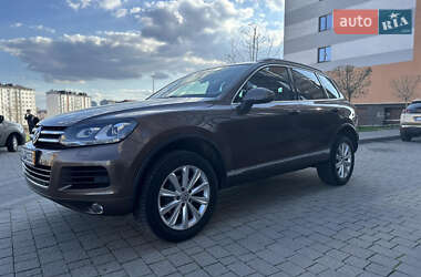 Позашляховик / Кросовер Volkswagen Touareg 2011 в 
