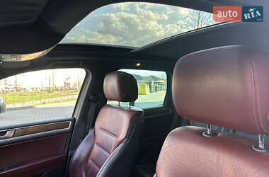 Позашляховик / Кросовер Volkswagen Touareg 2011 в 
