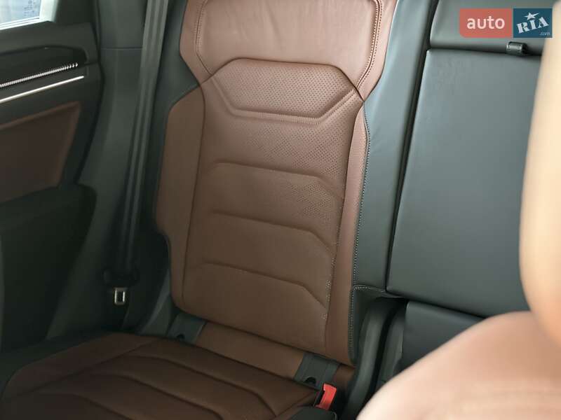 Позашляховик / Кросовер Volkswagen Touareg 2024 в Києві