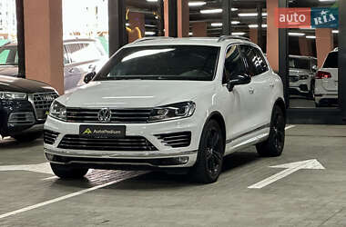Позашляховик / Кросовер Volkswagen Touareg 2017 в 