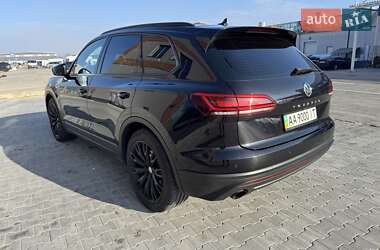Внедорожник / Кроссовер Volkswagen Touareg 2019 в 