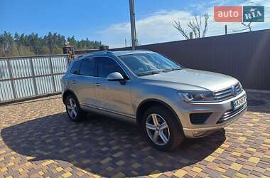 Внедорожник / Кроссовер Volkswagen Touareg 2015 в 