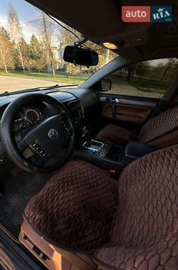 Позашляховик / Кросовер Volkswagen Touareg 2005 в 