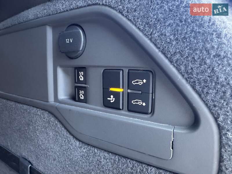 Внедорожник / Кроссовер Volkswagen Touareg 2015 в Тернополе