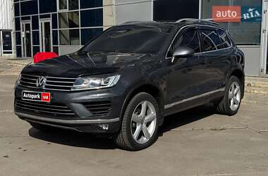 Внедорожник / Кроссовер Volkswagen Touareg 2015 в 
