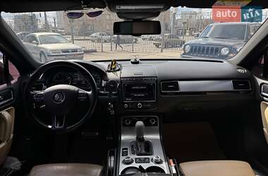 Внедорожник / Кроссовер Volkswagen Touareg 2015 в 