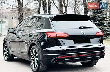 Позашляховик / Кросовер Volkswagen Touareg 2018 в 