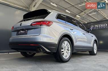 Позашляховик / Кросовер Volkswagen Touareg 2021 в 