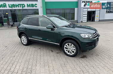 Позашляховик / Кросовер Volkswagen Touareg 2011 в 
