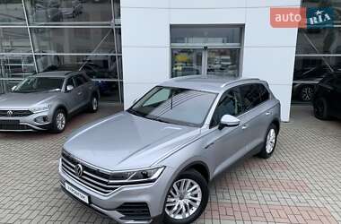 Внедорожник / Кроссовер Volkswagen Touareg 2020 в 