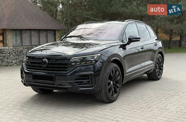 Позашляховик / Кросовер Volkswagen Touareg 2018 в 