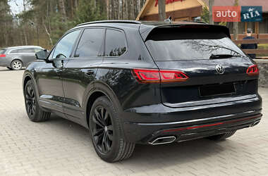 Позашляховик / Кросовер Volkswagen Touareg 2018 в 