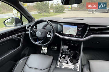 Позашляховик / Кросовер Volkswagen Touareg 2018 в 