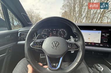 Позашляховик / Кросовер Volkswagen Touareg 2018 в 
