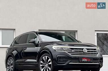 Позашляховик / Кросовер Volkswagen Touareg 2018 в 