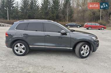 Позашляховик / Кросовер Volkswagen Touareg 2012 в 