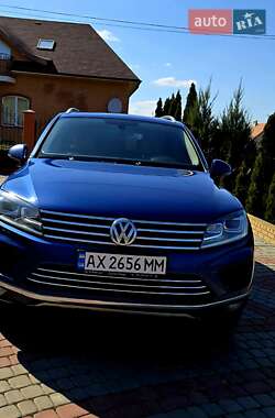 Внедорожник / Кроссовер Volkswagen Touareg 2015 в 