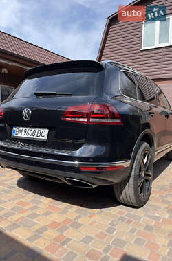 Внедорожник / Кроссовер Volkswagen Touareg 2017 в 