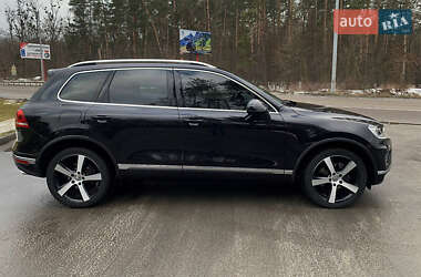Внедорожник / Кроссовер Volkswagen Touareg 2017 в 