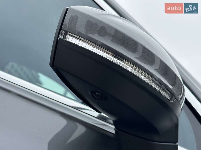 Позашляховик / Кросовер Volkswagen Touareg 2022 в Києві