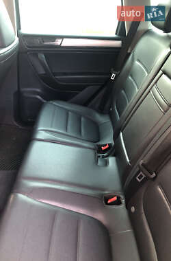Внедорожник / Кроссовер Volkswagen Touareg 2010 в 