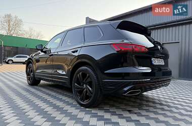 Позашляховик / Кросовер Volkswagen Touareg 2023 в 