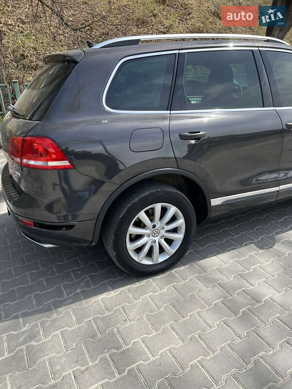 Внедорожник / Кроссовер Volkswagen Touareg 2012 в Тернополе
