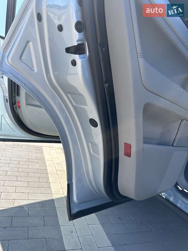 Внедорожник / Кроссовер Volkswagen Touareg 2006 в Киеве фото 17 Внедорожник / Кроссовер Volkswagen Touareg 2006 в Киеве