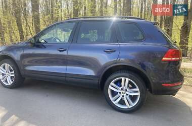 Позашляховик / Кросовер Volkswagen Touareg 2013 в 