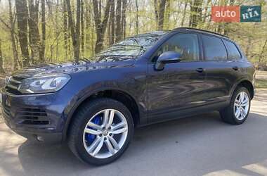 Позашляховик / Кросовер Volkswagen Touareg 2013 в 