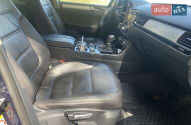 Позашляховик / Кросовер Volkswagen Touareg 2013 в 