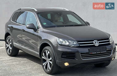 Внедорожник / Кроссовер Volkswagen Touareg 2012 в 