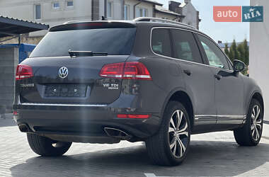 Внедорожник / Кроссовер Volkswagen Touareg 2012 в 
