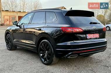 Внедорожник / Кроссовер Volkswagen Touareg 2021 в 