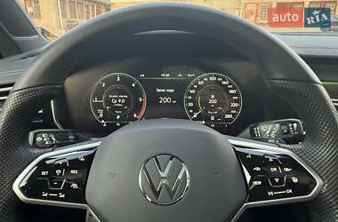 Внедорожник / Кроссовер Volkswagen Touareg 2021 в 