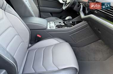 Внедорожник / Кроссовер Volkswagen Touareg 2021 в 