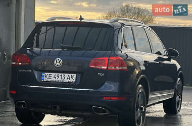 Внедорожник / Кроссовер Volkswagen Touareg 2012 в 