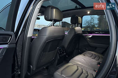 Внедорожник / Кроссовер Volkswagen Touareg 2018 в 