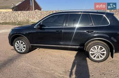 Внедорожник / Кроссовер Volkswagen Touareg 2012 в 