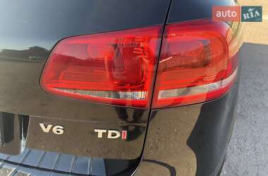 Внедорожник / Кроссовер Volkswagen Touareg 2012 в 