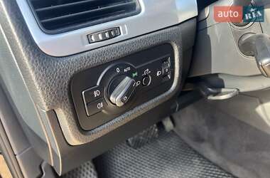 Внедорожник / Кроссовер Volkswagen Touareg 2012 в 