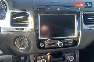 Внедорожник / Кроссовер Volkswagen Touareg 2012 в 